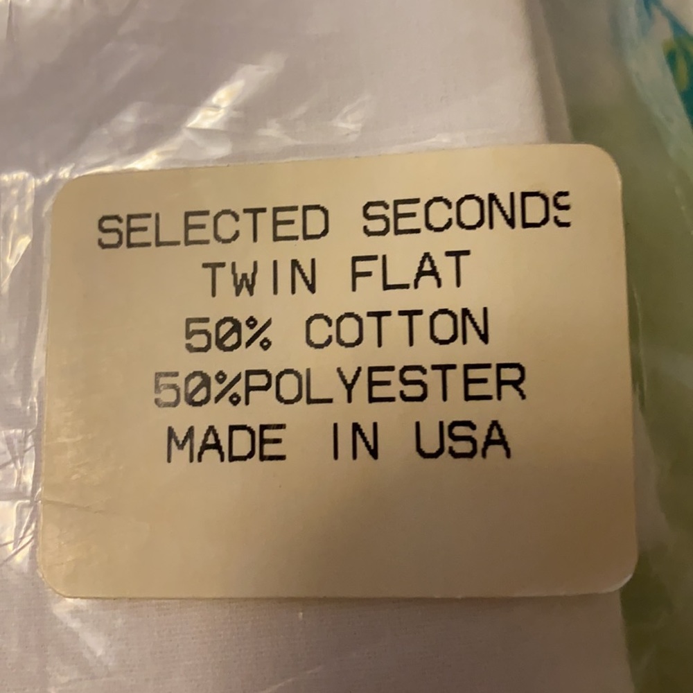Twin Flat White Sheet - Picture 2 of 3